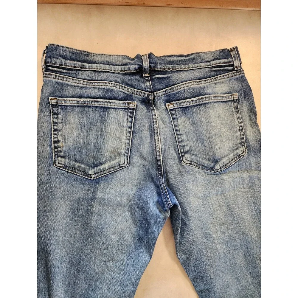 Urban Pipeline MaxFlex Athletic Jeans Men’s 33x30 Light Wash Distressed Stretch